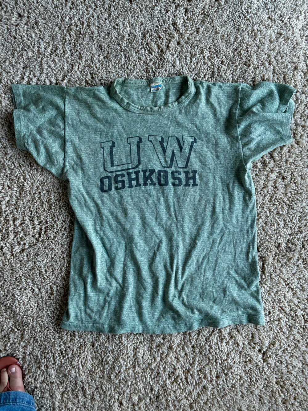 UW Oshkosh vintage t shirt